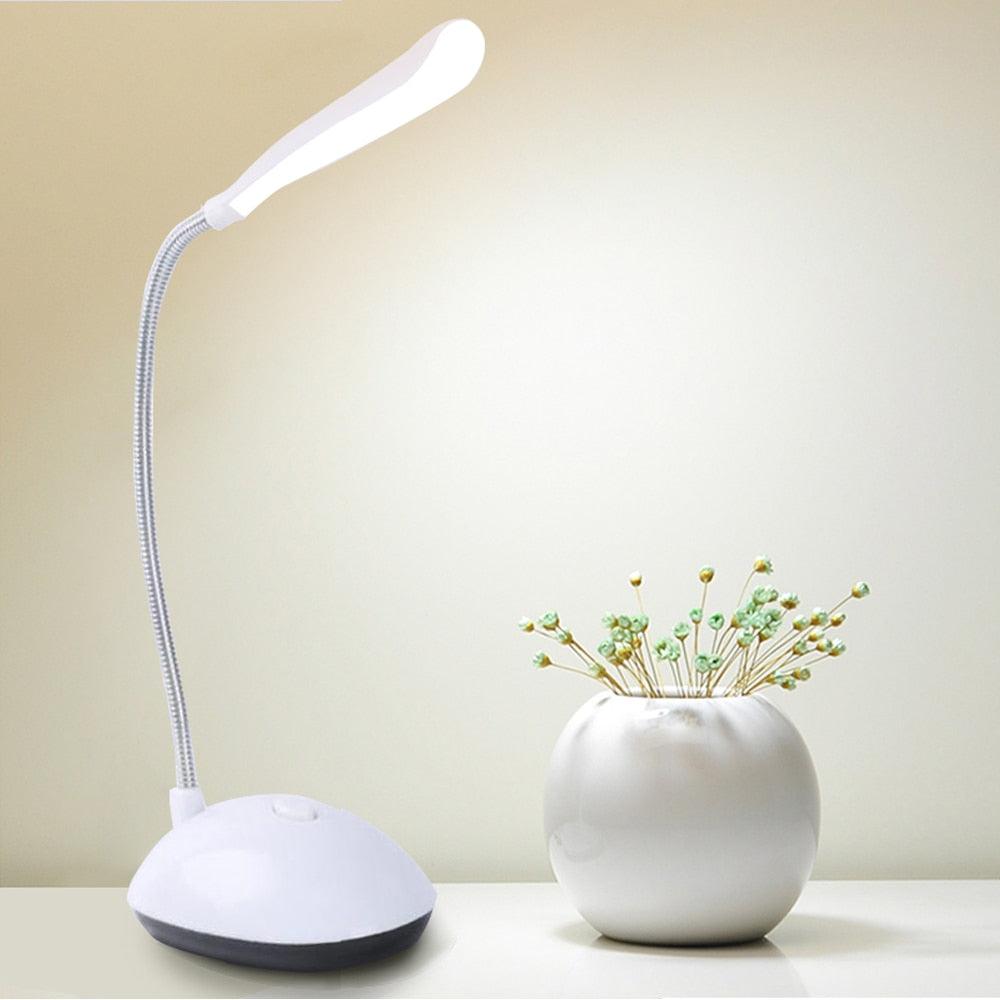 Lampe de table Lampe de bureau LED Lampe de protection des yeux Piles AAA Lumières de lecture 2021 Nouvelle lampe de lecture Lampe de table décorative Mignonnes lampes d'étude pour la décoration de chambre à coucher