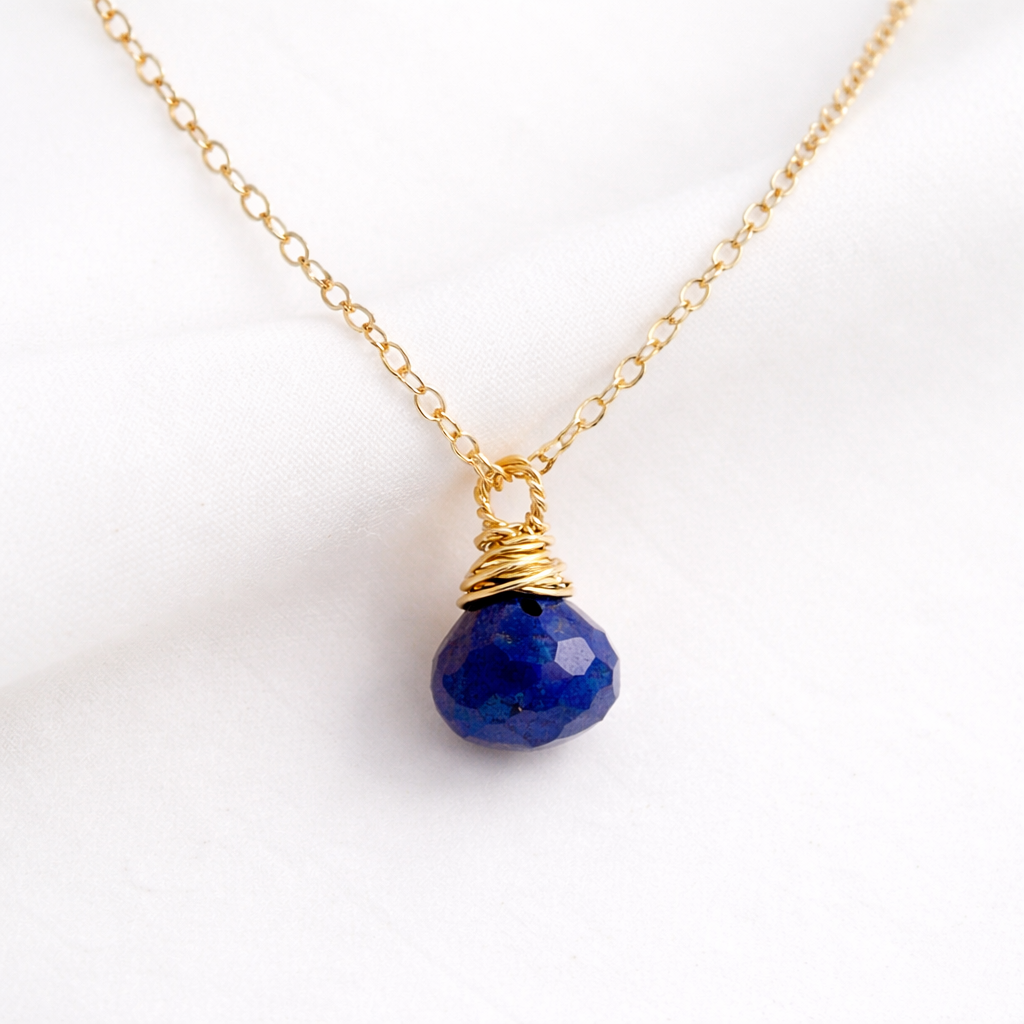 Collier Briolette Lapis-lazuli – Plaqué or 14 carats – Pendentif pierre précieuse monté à la main