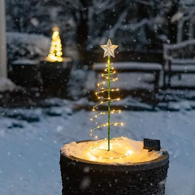 Guirlande lumineuse solaire d'extérieur en forme de sapin de Noël à LED