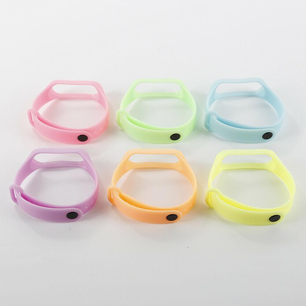 Bracelet de montre intelligent en silicone lumineux fluorescent, bracelet de remplacement en silicone souple, bracelet de montre qui brille dans la nuit, sécurité pour enfants et bracelets de montre de protection anti-rayures.