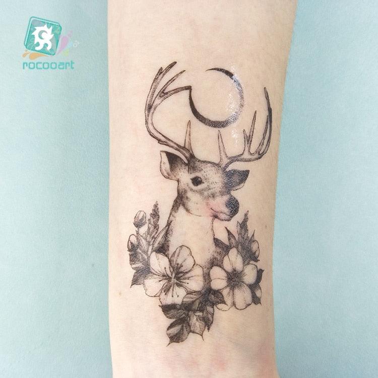 Autocollants temporaires imperméables de luxe Tête de cerf Tatouage moderne et coloré pour femmes et hommes
