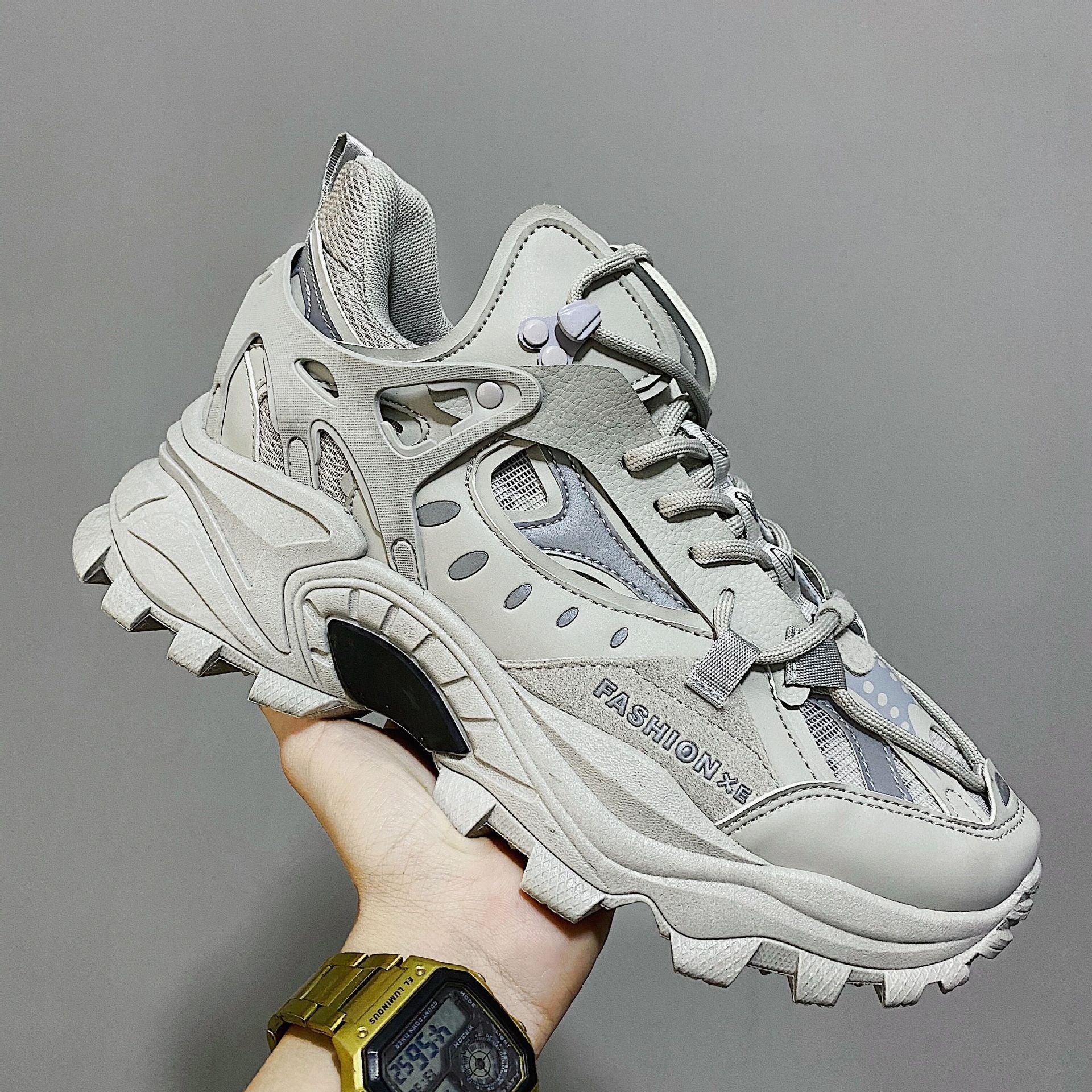 Baskets de luxe pour hommes, baskets blanches, baskets homme haute couture confortables, baskets mode respirantes, chaussures de sport décontractées absorption des chocs pour la course.