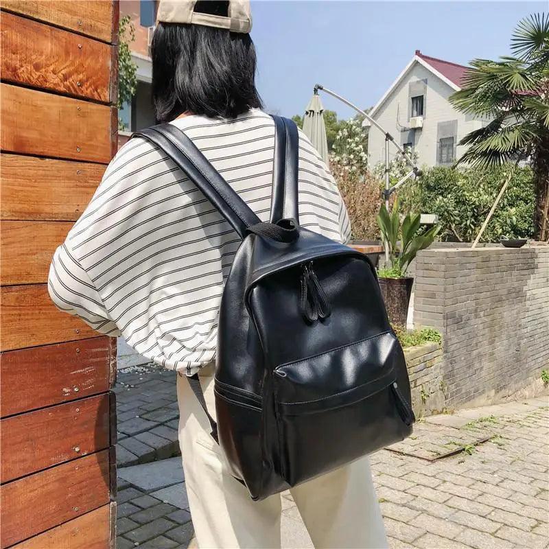 Sac à dos de luxe moderne pour femmes, style unique, en cuir, pour l'école, pour adolescentes, grande capacité, en polyuréthane, pour voyage