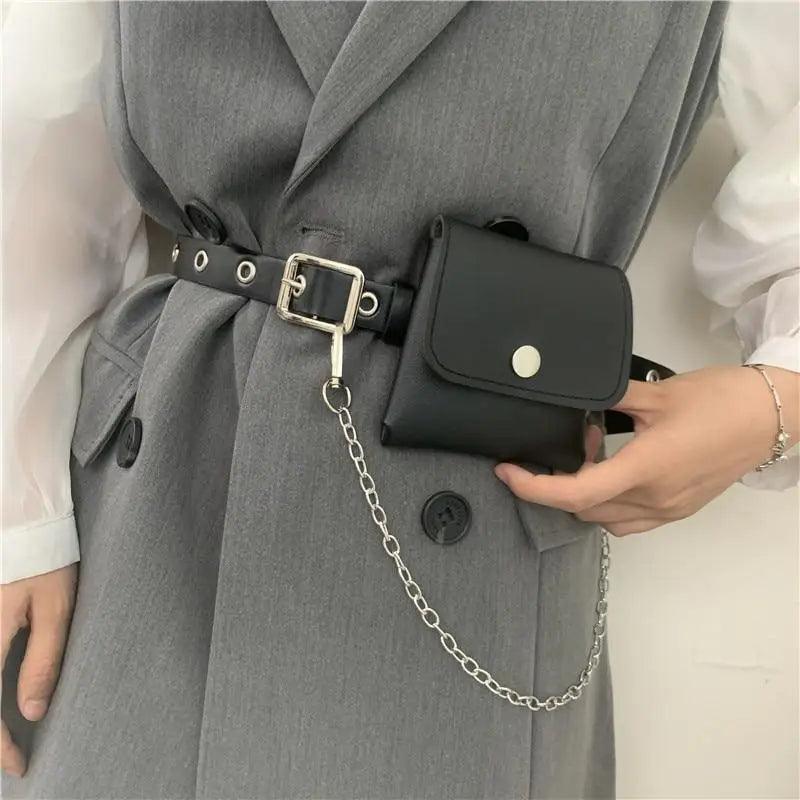 Sac Banane Luxe en Similicuir pour Femmes, Sac Ceinture Simple, Petite Sacoche Banane à Main avec Chaîne, Sac de Voyage Élégant pour Femmes
