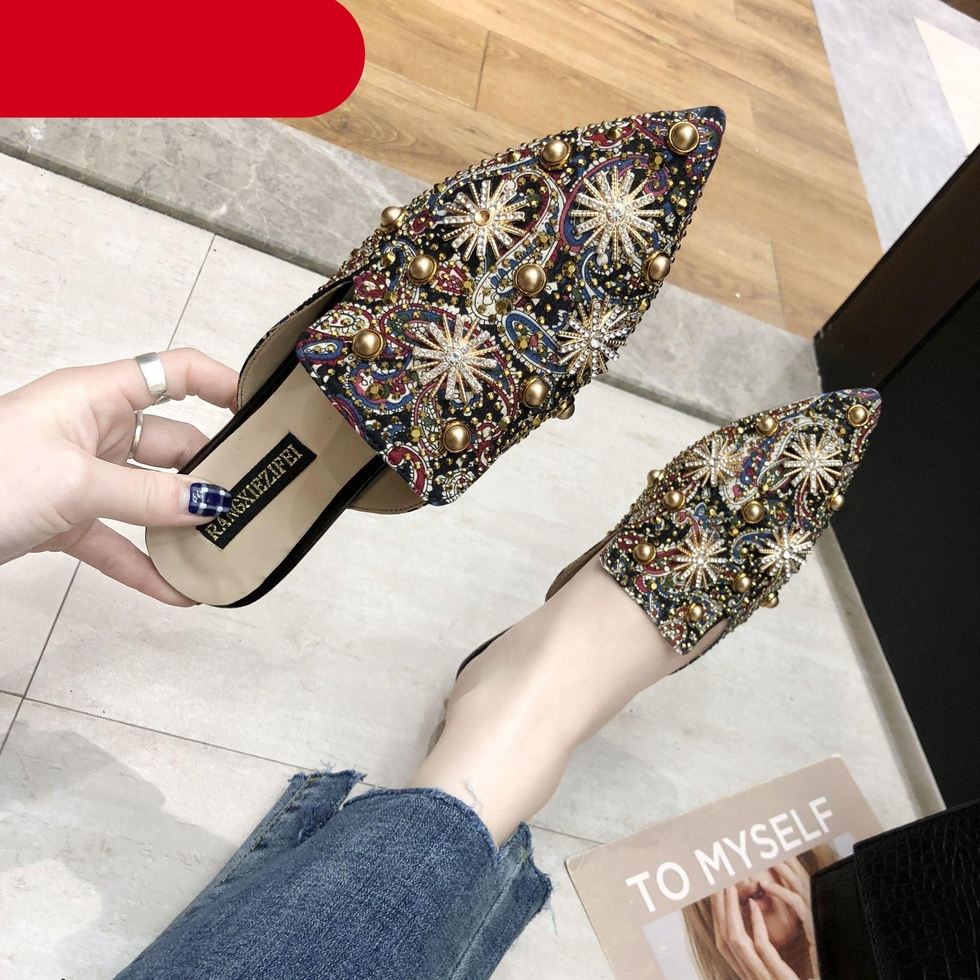 Mules de luxe pour femmes Chaussons d'été Dames Chaussures pour femmes Nouveaux talons bas Chaussures décontractées plates Tongs pour femmes Mules pour femmes Chaussons plats à enfiler Mocassins Pointu Mules pour femmes