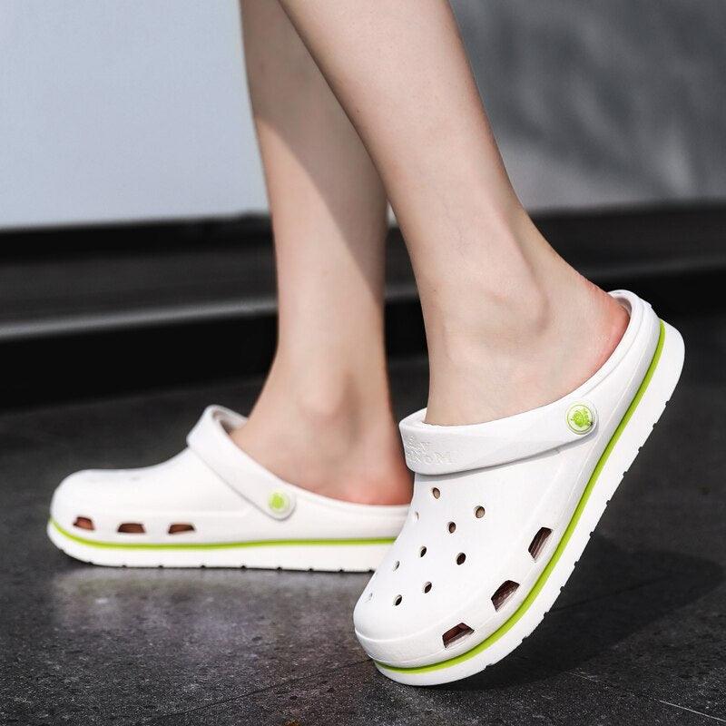 Sandales de luxe pour femme légères unisexe colorées chaussures de jardin sabots classiques design sandales claquettes d'été pour femme sandales de plage confortables à enfiler