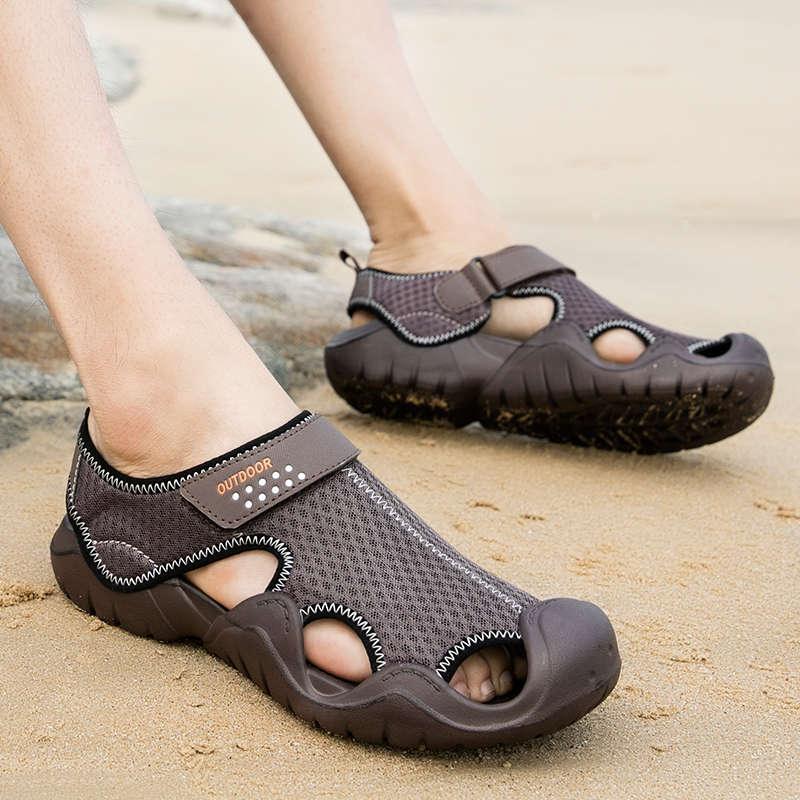Hommes Tongs Sandales Chaussons d'été Chaussons de plage d'été Sandales Respirantes Chaussures à enfiler Chaussures d'extérieur à enfiler Marche Décontractée Clogs à la Mode pour Hommes