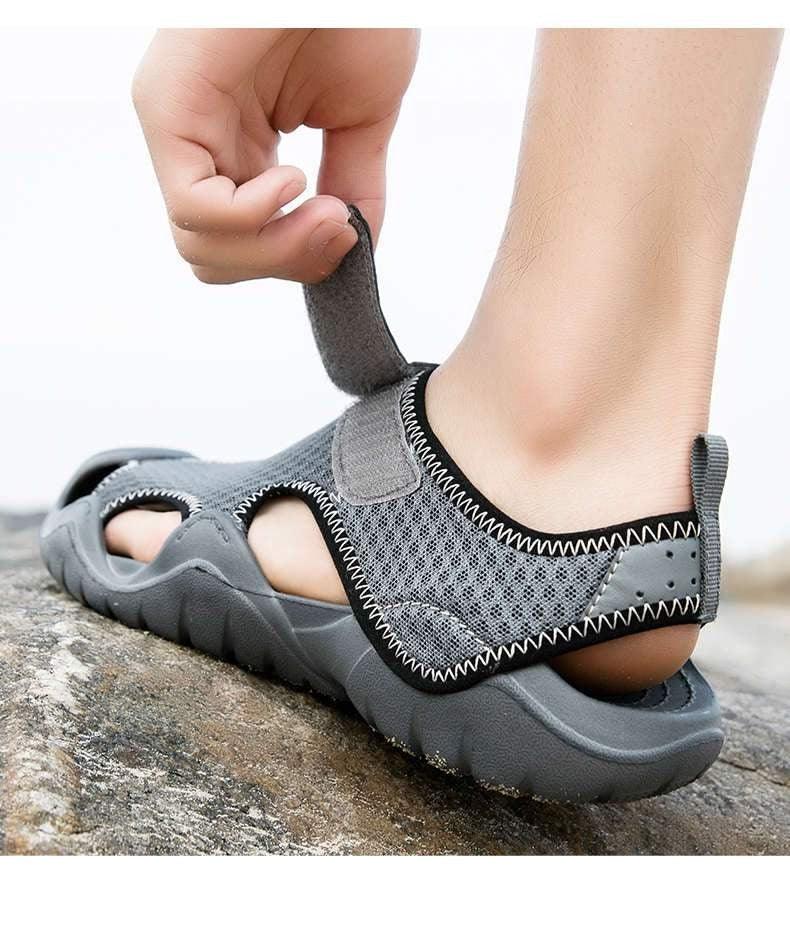 Hommes Tongs Sandales Chaussons d'été Chaussons de plage d'été Sandales Respirantes Chaussures à enfiler Chaussures d'extérieur à enfiler Marche Décontractée Clogs à la Mode pour Hommes