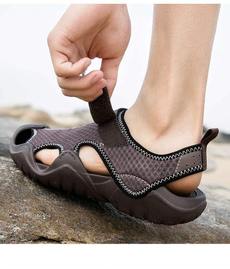 Hommes Tongs Sandales Chaussons d'été Chaussons de plage d'été Sandales Respirantes Chaussures à enfiler Chaussures d'extérieur à enfiler Marche Décontractée Clogs à la Mode pour Hommes