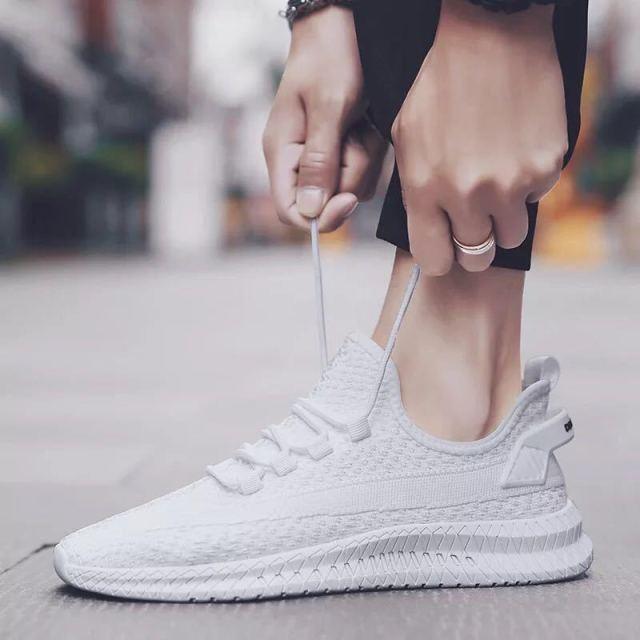 Chaussures de course légères pour hommes, nouvelles baskets de sport d'été confortables et respirantes, mode extérieure, légères, athlétiques, décontractées et respirantes, pour la marche, la course, le jogging