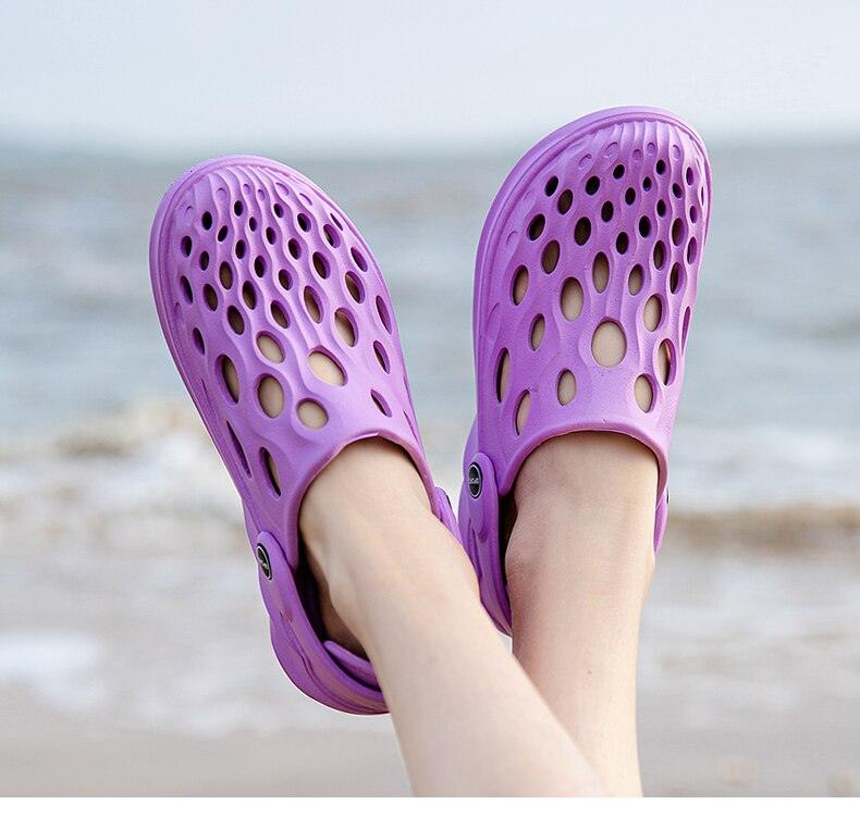 Sandales d'été pour hommes, chaussures de jardin en caoutchouc noir, sandales plates de plage, chaussons de plage, sandales d'eau de piscine avec support de voûte plantaire confortable, chaussons d'été légers.