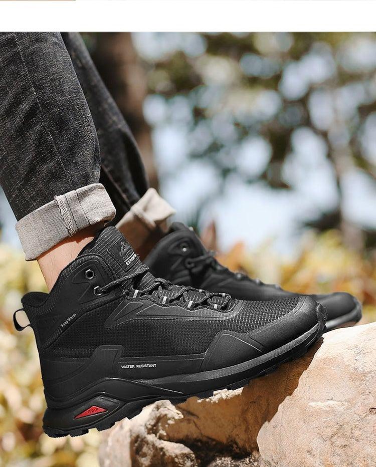 Bottes chaudes pour hommes Bottes de neige en peluche Bottes de randonnée antidérapantes d'extérieur Bottes d'hiver montantes imperméables pour hommes Bottes de neige doublées chaudes Chaussures en cuir antidérapantes