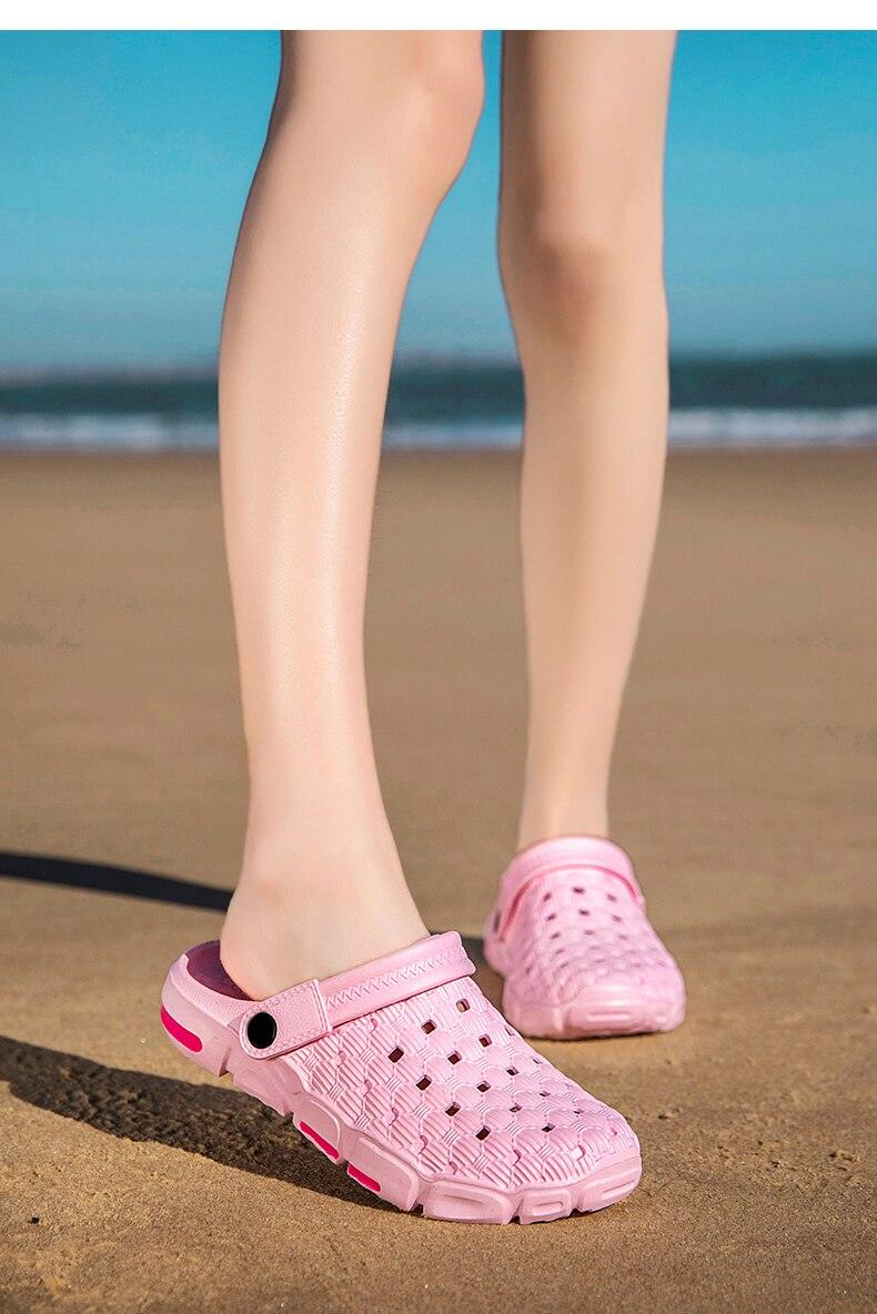 Sandales Homme Chaussures d'été en Caoutchouc sans Goût en Plastique Unisexe Chaussures de Jardin Noires Sandales Plates de Plage Homme Chaussures d'Eau Antidérapantes Légères Chaussures de Marche Décontractées à Enfiler pour la Maison en Vacances