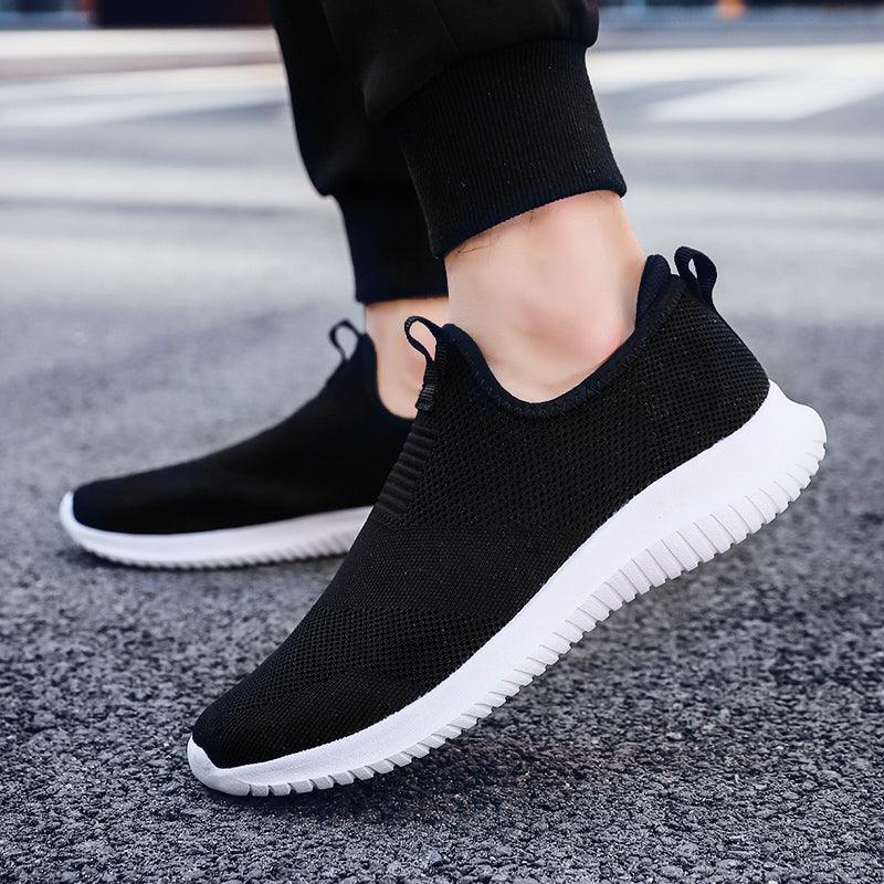 Chaussures de sport légères pour hommes, baskets décontractées à enfiler, chaussures de marche, baskets chaussettes, chaussures de plage respirantes en maille pour l'été, espadrilles athlétiques confortables en maille
