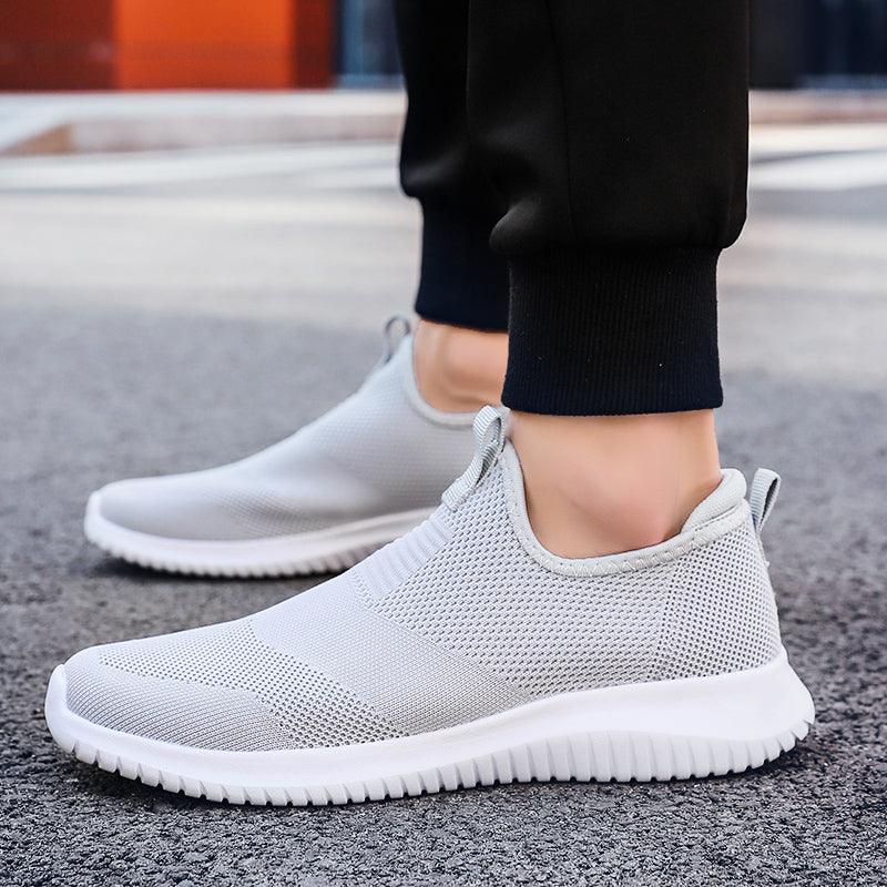 Chaussures de sport légères pour hommes, baskets décontractées à enfiler, chaussures de marche, baskets chaussettes, chaussures de plage respirantes en maille pour l'été, espadrilles athlétiques confortables en maille
