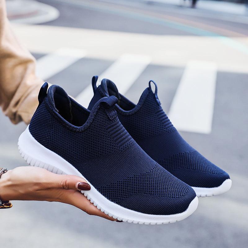 Chaussures de sport légères pour hommes, baskets décontractées à enfiler, chaussures de marche, baskets chaussettes, chaussures de plage respirantes en maille pour l'été, espadrilles athlétiques confortables en maille