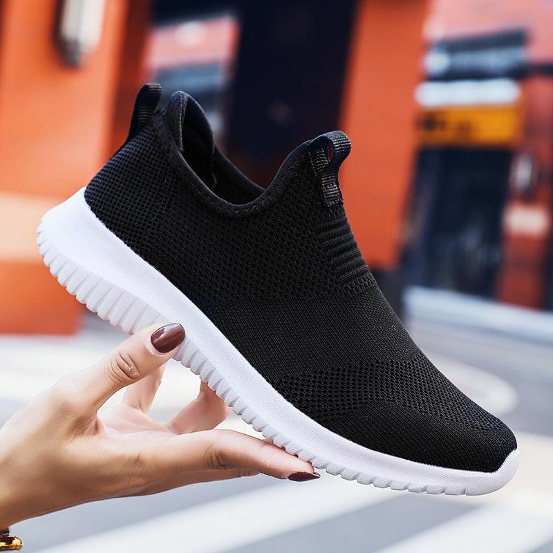 Chaussures de sport légères pour hommes, baskets décontractées à enfiler, chaussures de marche, baskets chaussettes, chaussures de plage respirantes en maille pour l'été, espadrilles athlétiques confortables en maille
