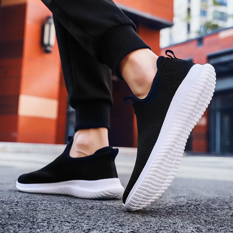 Chaussures de sport légères pour hommes, baskets décontractées à enfiler, chaussures de marche, baskets chaussettes, chaussures de plage respirantes en maille pour l'été, espadrilles athlétiques confortables en maille
