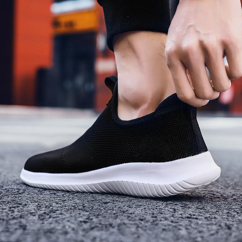 Chaussures de sport légères pour hommes, baskets décontractées à enfiler, chaussures de marche, baskets chaussettes, chaussures de plage respirantes en maille pour l'été, espadrilles athlétiques confortables en maille
