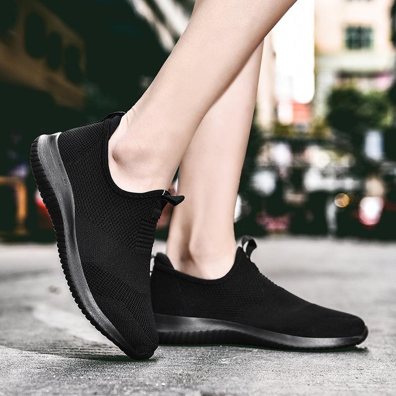 Chaussures de sport légères pour hommes, baskets décontractées à enfiler, chaussures de marche, baskets chaussettes, chaussures de plage respirantes en maille pour l'été, espadrilles athlétiques confortables en maille