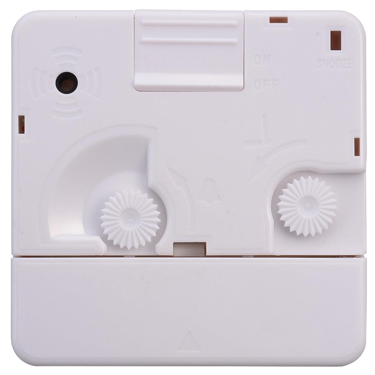 Mini réveil carré de chevet à mouvement silencieux Mini réveil carré de chevet à mouvement silencieux Réveil étudiant silencieux avec répétition Réveil étudiant silencieux avec répétition Sans tic-tac avec lumière LED pour la décoration
