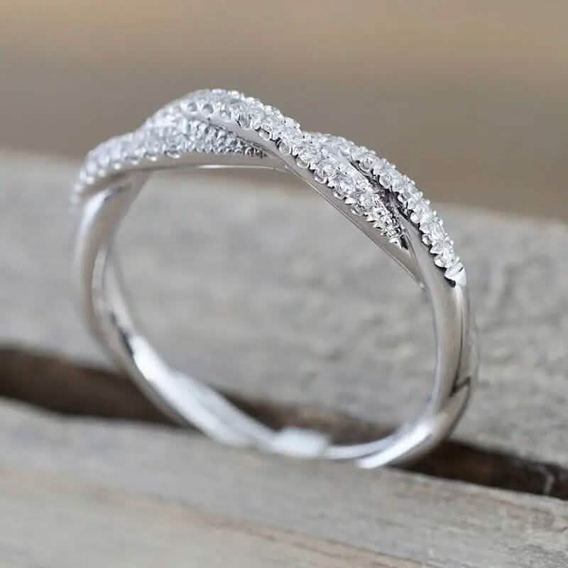 Bague torsadée minimaliste en argent 925 et zircone