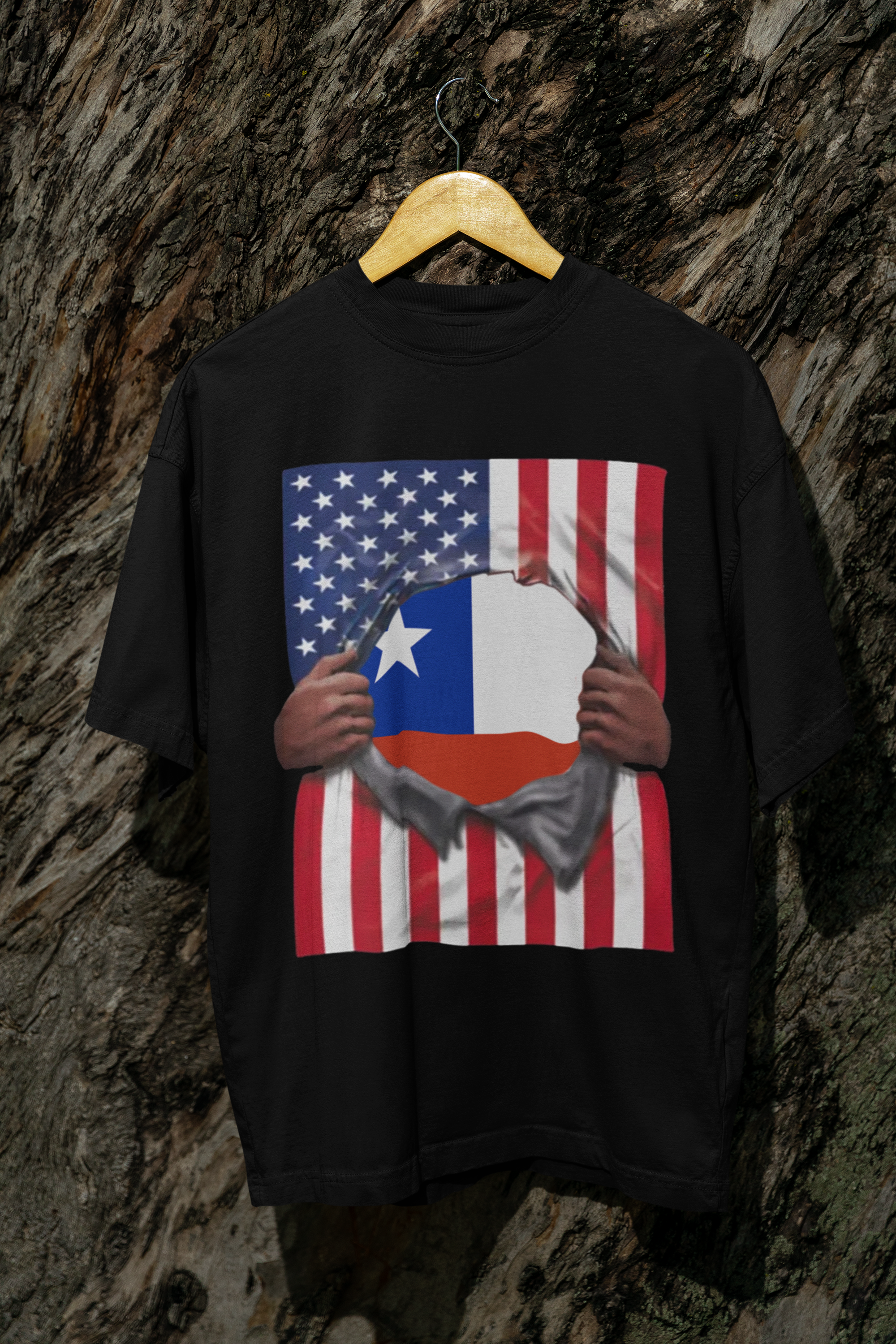 T-shirt Fierté Drapeau Chili + Drapeau États-Unis | Drapeaux Chilien + Américain déchirés 4 Juillet | T-shirts humoristiques viraux latinos | Unisexe - 4 couleurs