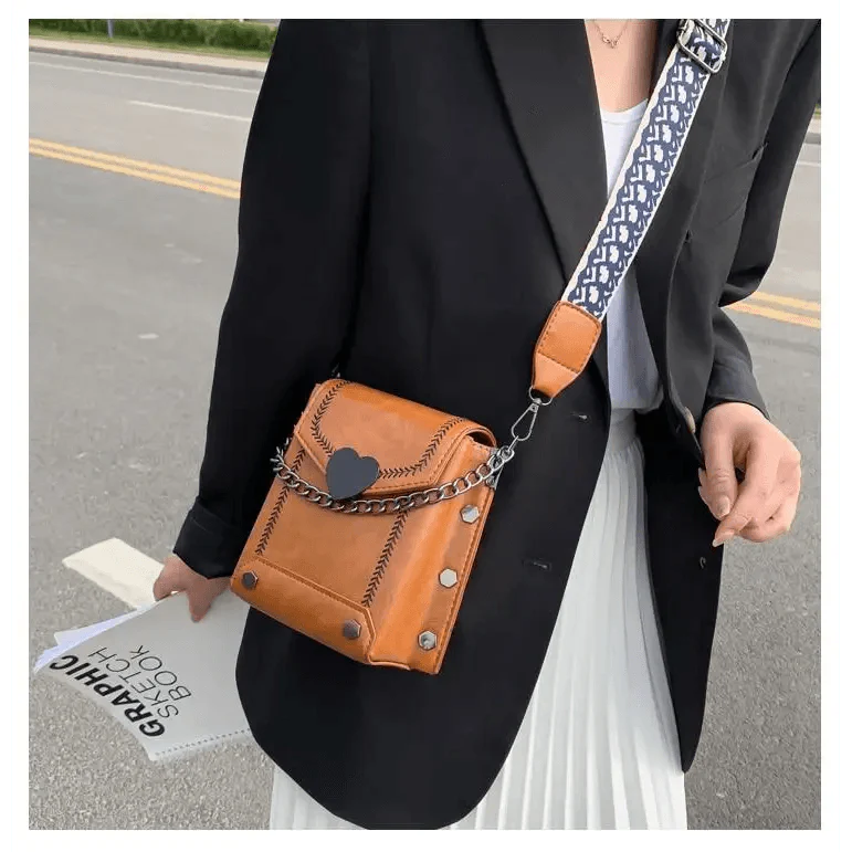 Sac à bandoulière moderne, élégant et magnifique en forme de cœur avec clous, pour femmes et jeunes filles