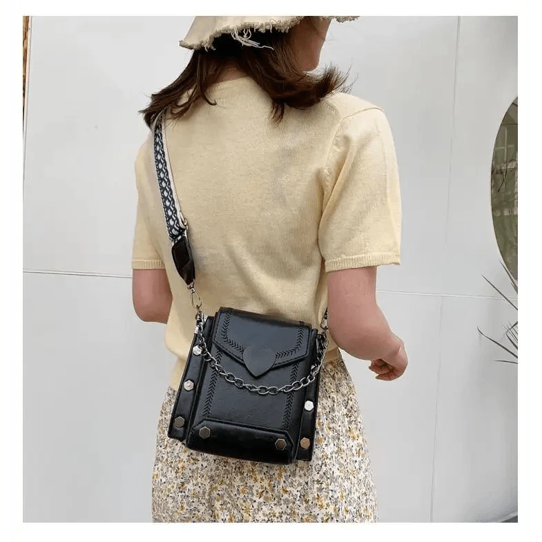 Sac à bandoulière moderne, élégant et magnifique en forme de cœur avec clous, pour femmes et jeunes filles
