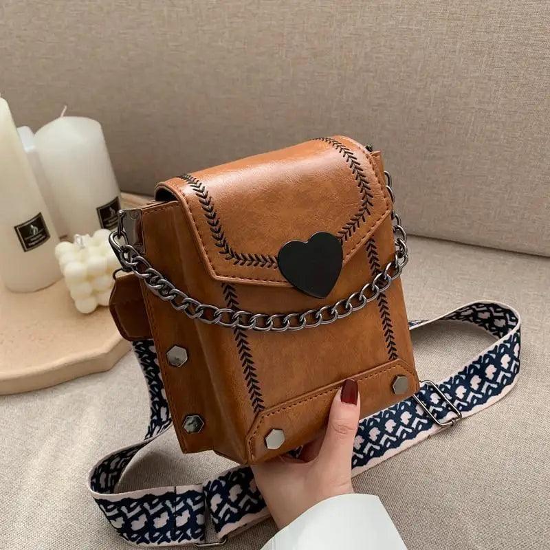 Sac à bandoulière moderne, élégant et magnifique en forme de cœur avec clous, pour femmes et jeunes filles