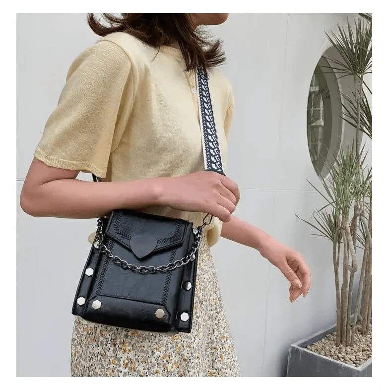 Sac à bandoulière moderne, élégant et magnifique en forme de cœur avec clous, pour femmes et jeunes filles