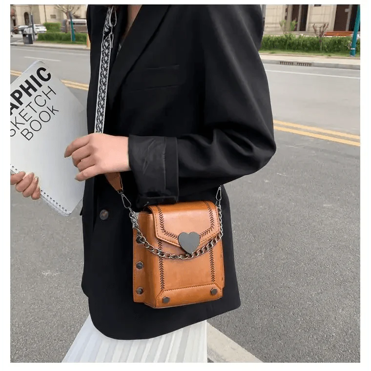 Sac à bandoulière moderne, élégant et magnifique en forme de cœur avec clous, pour femmes et jeunes filles