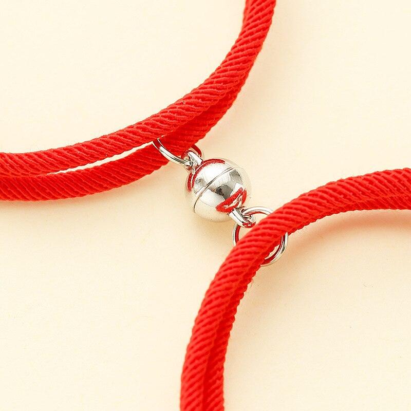 Bracelets assortis modernes avec breloques soleil et lune, bracelets magnétiques réglables pour couples, bracelets en corde rouge, bracelet d'attraction pour couple et bracelet d'amitié pour petit ami/petite amie