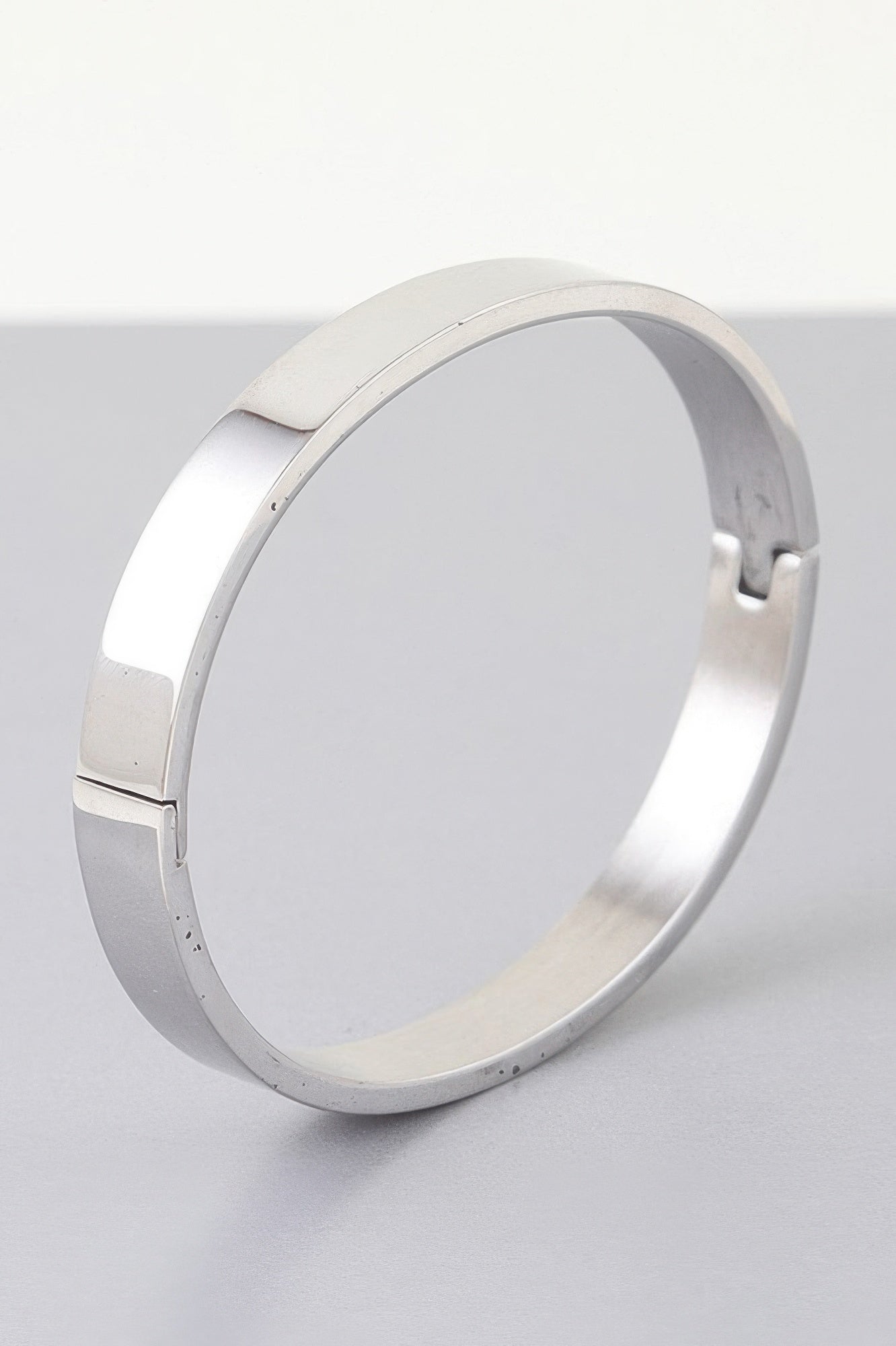 Bracelet manchette minimaliste mat argenté