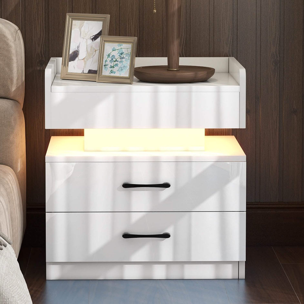 Table de nuit moderne avec lumières LED et station de recharge