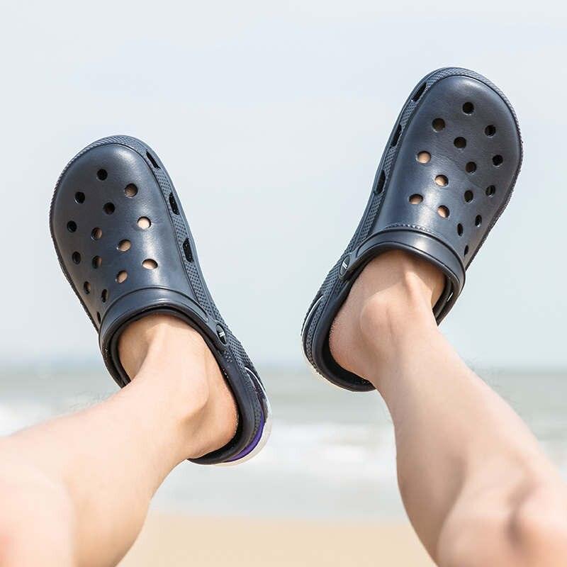 Chaussons Modernes Sandales d'Été Mocassins Tennis Entraînement en Extérieur Sabots de Plage Sabots de Jardin Unisexe Chaussures Sabots d'Été à Enfiler Sandales d'Extérieur pour Hommes