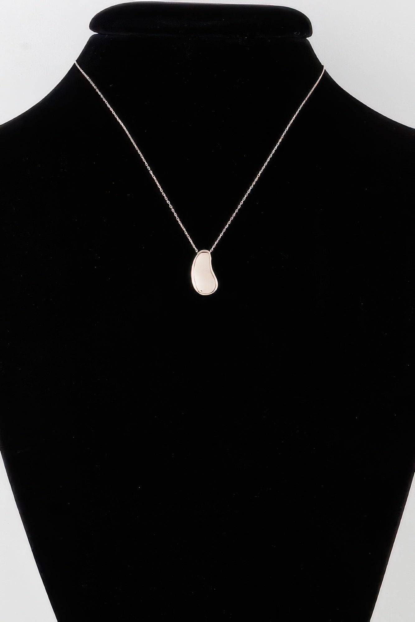 Collier moderne à chaîne en forme de larme