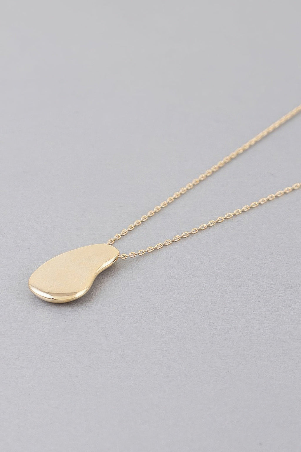 Collier moderne à chaîne en forme de larme