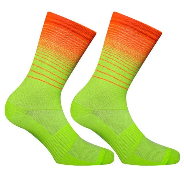Chaussettes de cyclisme modernes unisexes pour hommes et femmes Chaussettes de sport d'extérieur Chaussures de vélo pour vélo de route Course Basketball Chaussettes de sport pour le cyclisme
