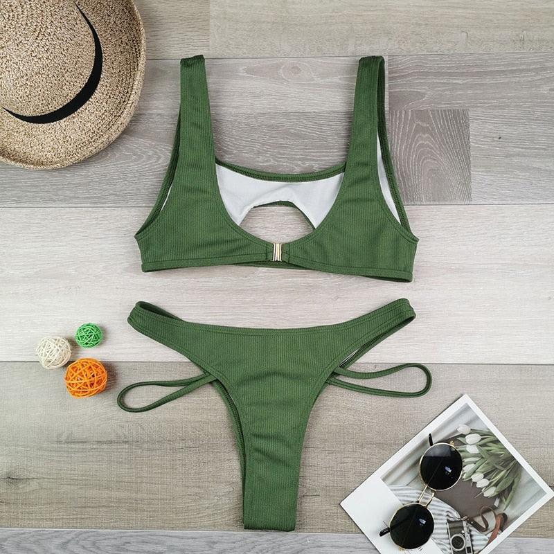 Maillot de bain bikini blanc moderne creux maillot de bain féminin coupe haute maillot de bain uni mode maillot de bain plage maillots de bain pour femmes maillots de bain deux pièces à découpe avant d'été maillots de bain de fête