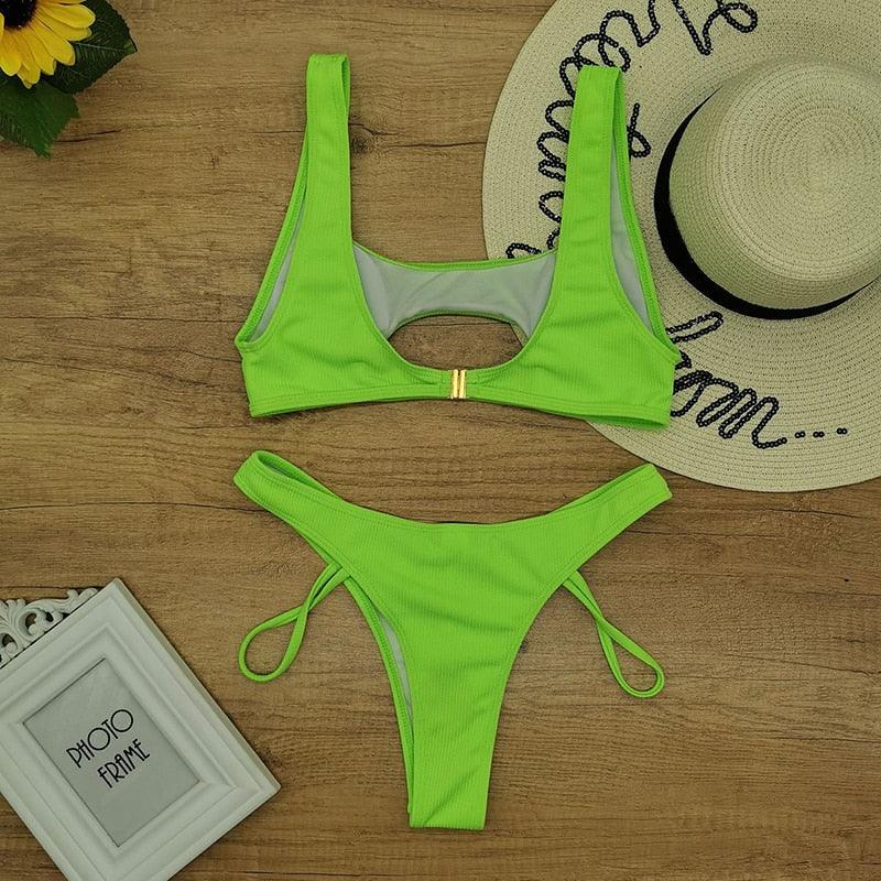 Maillot de bain bikini blanc moderne creux maillot de bain féminin coupe haute maillot de bain uni mode maillot de bain plage maillots de bain pour femmes maillots de bain deux pièces à découpe avant d'été maillots de bain de fête