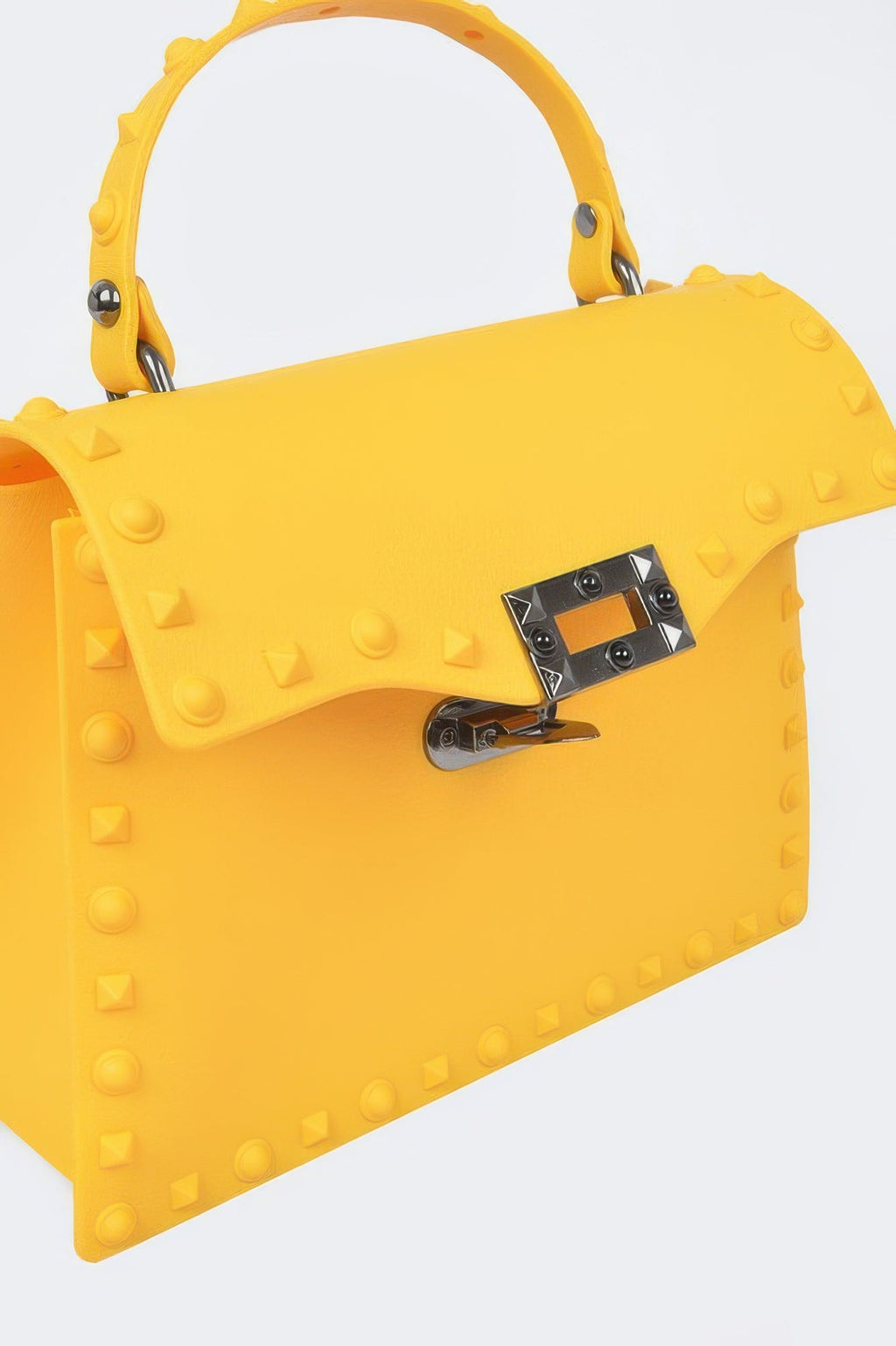 Pochette cloutée monochrome