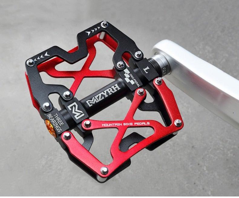 Pédales de VTT Vélo Ultraléger Alliage d'aluminium 3 roulements Pédales de vélo Pédales plates de vélo Ultralégères Alliage d'aluminium Roulement scellé avec cales Pédale adaptée pour VTT Vélo