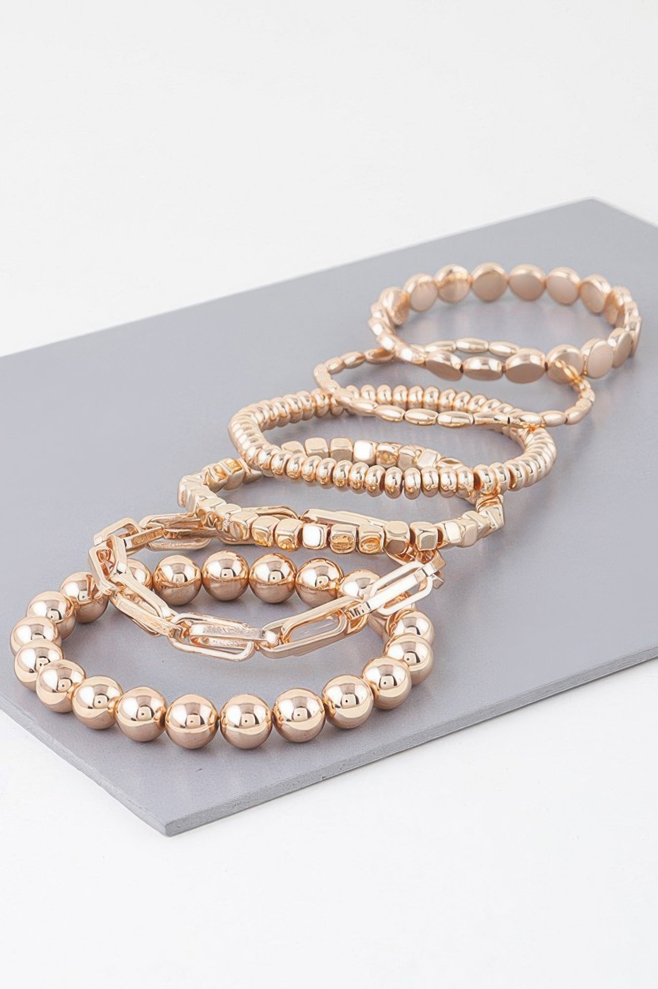 Bracelet perles et chaîne multiples