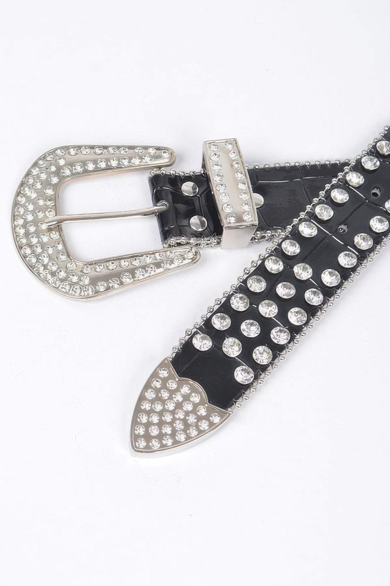 Ceinture cloutée en métal et pierres multiples