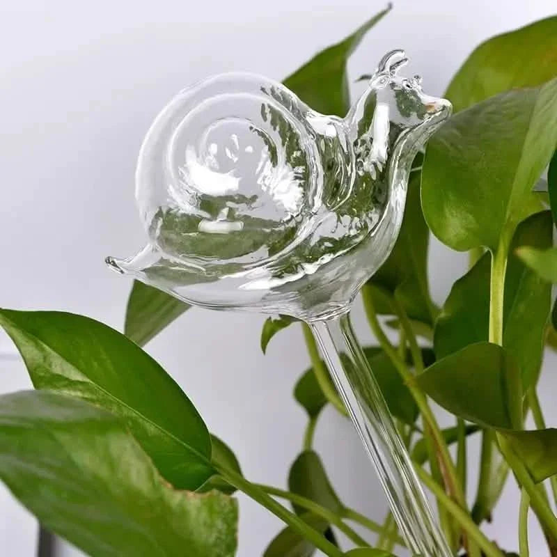 Dispositif d'arrosage pour fleurs en forme de champignon