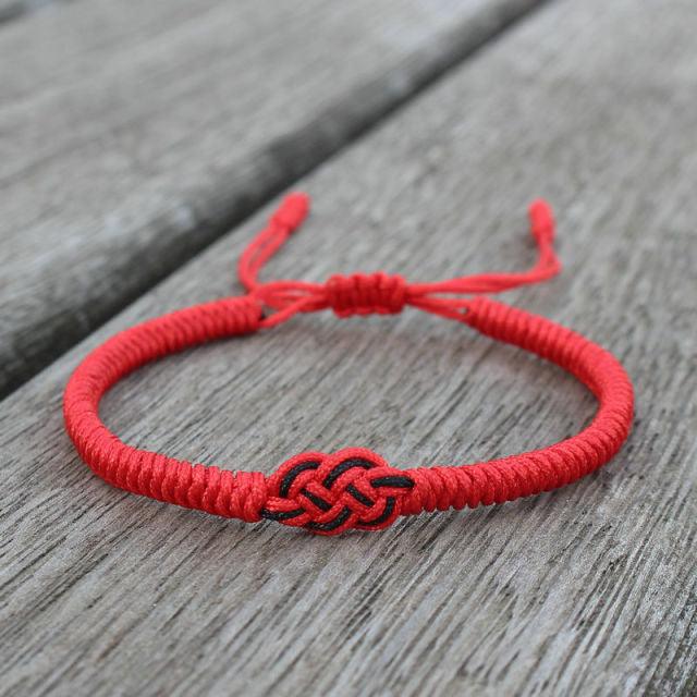 Bracelet Tressé Fait Main à Nœud Porte-Bonheur Fil Rouge Protection Ajustable Unisexe