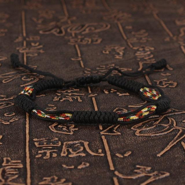Bracelet Tressé Fait Main à Nœud Porte-Bonheur Fil Rouge Protection Ajustable Unisexe