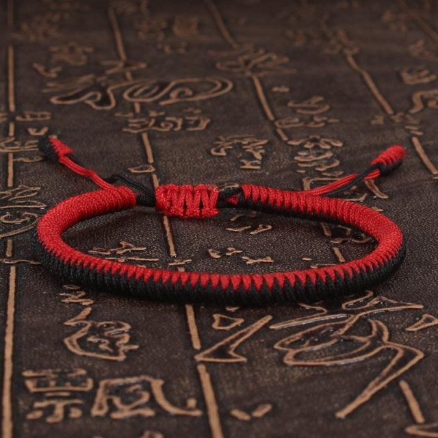 Bracelet Tressé Fait Main à Nœud Porte-Bonheur Fil Rouge Protection Ajustable Unisexe