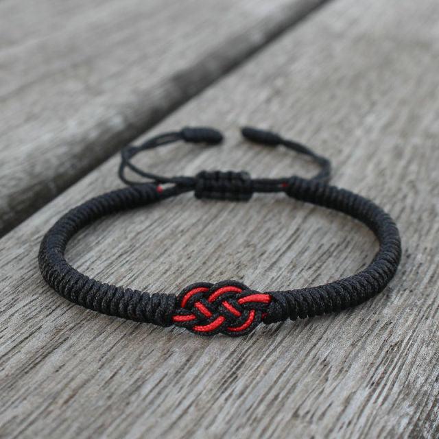 Bracelet Tressé Fait Main à Nœud Porte-Bonheur Fil Rouge Protection Ajustable Unisexe